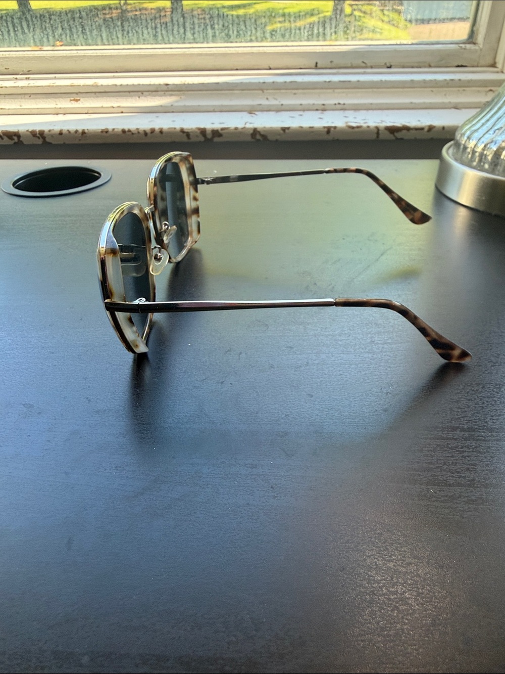 Tortoiseshell Square Women's Sunglasses with Brown Lenses - Picture 6 of 8